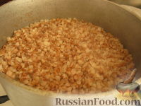 Фото приготовления рецепта: Каша гречневая с грибами - шаг №1