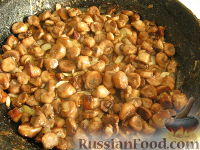 Фото приготовления рецепта: Каша гречневая с грибами - шаг №2