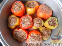 Фото приготовления рецепта: Фаршированный болгарский перец - шаг №24