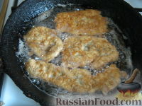Фото приготовления рецепта: Куриные биточки с картошкой - шаг №3