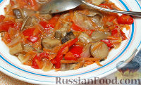 Фото к рецепту: Салат с грибами на зиму