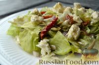 Фото к рецепту: Салат с сыром фета и вялеными помидорами