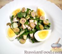 Фото к рецепту: Салат с куриным филе и черемшой