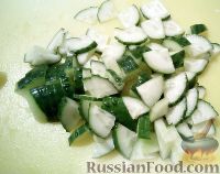 Фото приготовления рецепта: Салат с куриным филе и черемшой - шаг №3