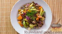 Фото к рецепту: Теплый салат из овощей и чечевицы