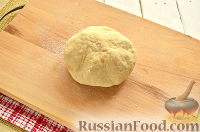 Фото приготовления рецепта: Пирог с молодой капустой - шаг №4