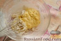 Фото приготовления рецепта: Пасхальный кулич с грецкими орехами - шаг №7