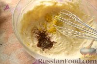 Фото приготовления рецепта: Пасхальный кулич с грецкими орехами - шаг №8