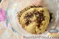 Фото приготовления рецепта: Пасхальный кулич с грецкими орехами - шаг №10