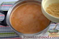 Фото приготовления рецепта: Томатный суп-пюре из фасоли, с вермишелью - шаг №7