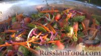 Фото к рецепту: Разноцветный салат из свежих овощей