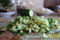 Фото приготовления рецепта: Слоеный салат «Белая береза» с курицей и черносливом - шаг №11