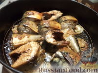 Фото приготовления рецепта: Скумбрия, запеченная в горчично-соевом соусе - шаг №9