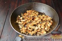 Фото приготовления рецепта: Мясной рулет с грибами и сыром - шаг №5