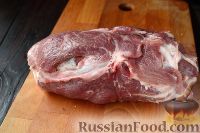 Фото приготовления рецепта: Мясной рулет с грибами и сыром - шаг №9