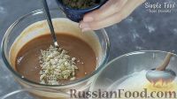 Фото приготовления рецепта: Творожная пасха с шоколадом и орехами - шаг №5