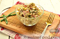 Фото приготовления рецепта: Салат с крабовыми палочками, фасолью и сухариками - шаг №11