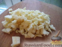 Фото приготовления рецепта: Салат из фасоли с соленым огурцом - шаг №9