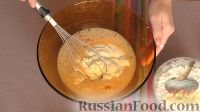 Фото приготовления рецепта: Заливной пирог с картофелем и сайрой - шаг №2