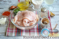 Фото приготовления рецепта: Куриные отбивные в винно-грибном соусе - шаг №7
