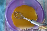 Фото приготовления рецепта: Оладьи с крапивой и петрушкой - шаг №6