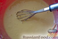 Фото приготовления рецепта: Оладьи с крапивой и петрушкой - шаг №11
