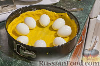 Фото приготовления рецепта: Пирог со шпинатом и яйцами - шаг №13