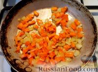 Фото приготовления рецепта: Треска, запеченная с картофелем и овощами - шаг №8