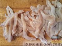 Фото приготовления рецепта: Кальмары со сметаной и зеленью - шаг №2