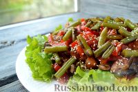 Фото к рецепту: Теплый салат с куриным филе и грибами