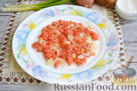 Фото приготовления рецепта: Слоеный салат с семгой и яблоками - шаг №11