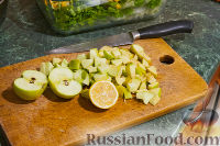 Фото приготовления рецепта: Салат с индейкой, яблоками и кукурузой - шаг №5