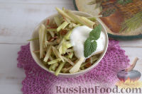 Фото к рецепту: Салат с ревенем и яблоком