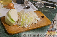 Фото приготовления рецепта: Штрудель с капустой и копченой грудинкой - шаг №5
