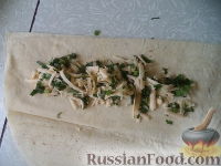 Фото приготовления рецепта: Лаваш с сыром и зеленью, запеченный на мангале - шаг №4