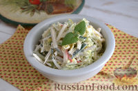 Фото к рецепту: Салат с крабовыми палочками и сулугуни