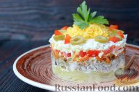 Фото приготовления рецепта: Салат со шпротами и картошкой - шаг №11