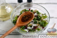 Фото приготовления рецепта: Хрустящий салат с грушей и гранатом - шаг №8
