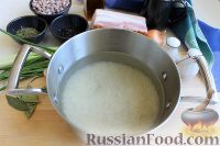 Фото приготовления рецепта: Рис с фасолью и беконом - шаг №2