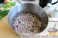 Фото приготовления рецепта: Рис с фасолью и беконом - шаг №3