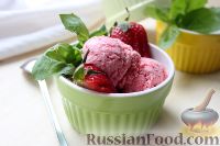 Фото к рецепту: Клубничное мороженое из сметаны