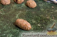 Фото приготовления рецепта: Говяжьи котлеты с булгуром и кедровыми орешками - шаг №14