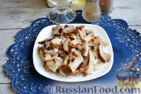 Фото приготовления рецепта: Суп с белыми грибами и сливками - шаг №11