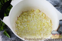 Фото приготовления рецепта: Солянка из молодой капусты (тушеная капуста) - шаг №2