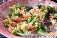 Фото к рецепту: Весенний салат с авокадо и кускусом