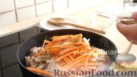 Фото приготовления рецепта: Баранина, тушенная с луком и морковью - шаг №6