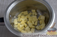 Фото приготовления рецепта: Суп-пюре из цуккини, картофеля и укропа - шаг №3