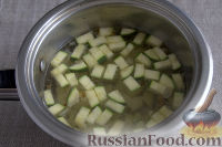 Фото приготовления рецепта: Суп-пюре из цуккини, картофеля и укропа - шаг №5
