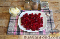 Фото приготовления рецепта: Салат со свеклой «Уплетайка» - шаг №3