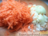 Фото приготовления рецепта: Суп с цветной капустой, рисом и копчёными колбасками - шаг №1